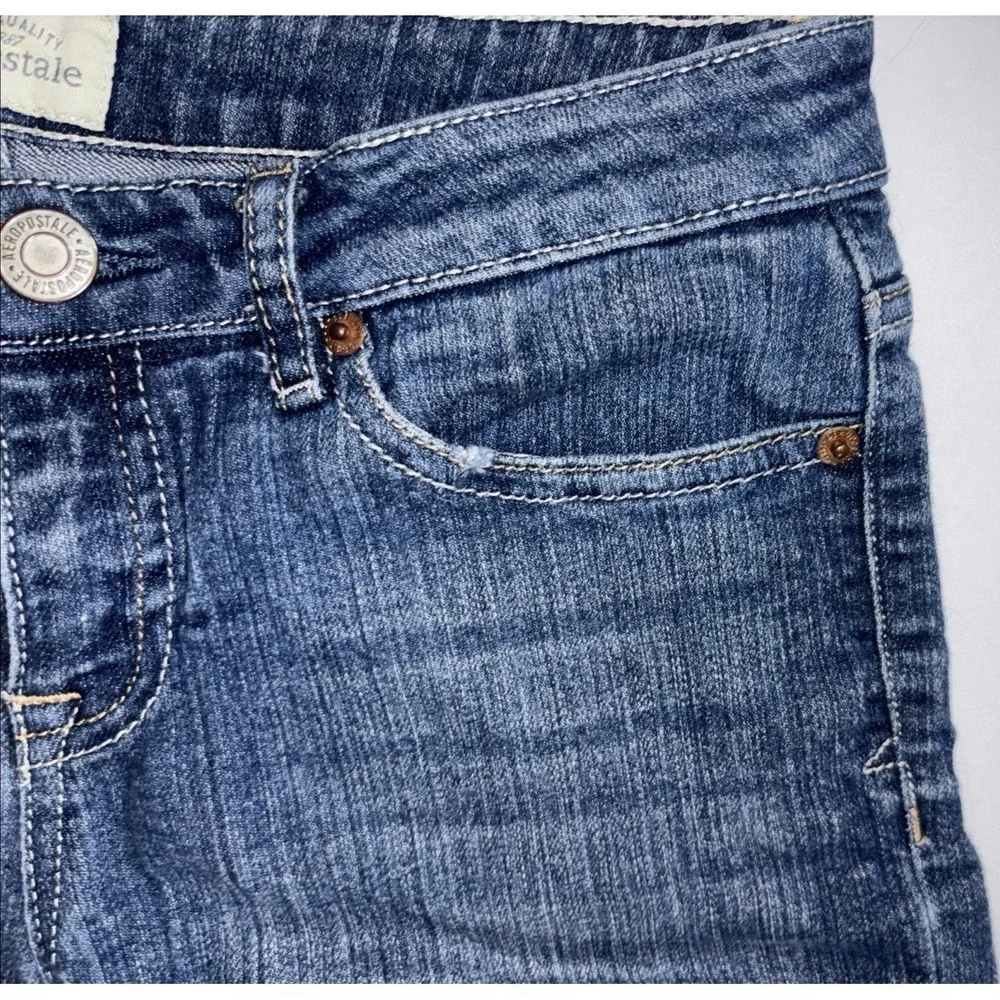 Aeropostale Women's Bermuda Shorts Blue Denim size 5/6 Embroidered pockets